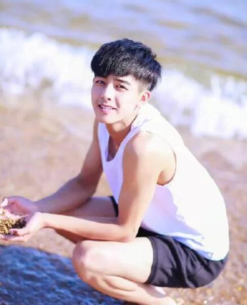 娱乐圈爆料君宋威龙是谁,揭秘宋威龙的真实身份  第3张