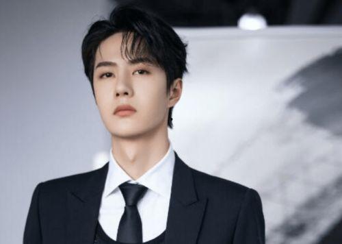 圈内爆料王一博恋情曝光,神秘女友身份引热议  第3张