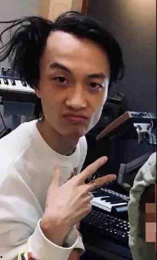 周凯恒前女友爆料视频,揭秘背后惊人真相  第3张